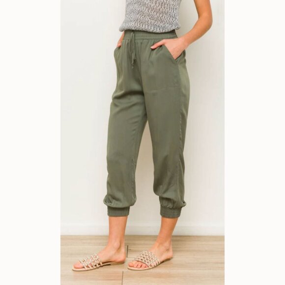 NWT! Ann Taylor Olive Jogger | Everyday Luxe for Errands, Travel & Lounge - Picture 2 of 10